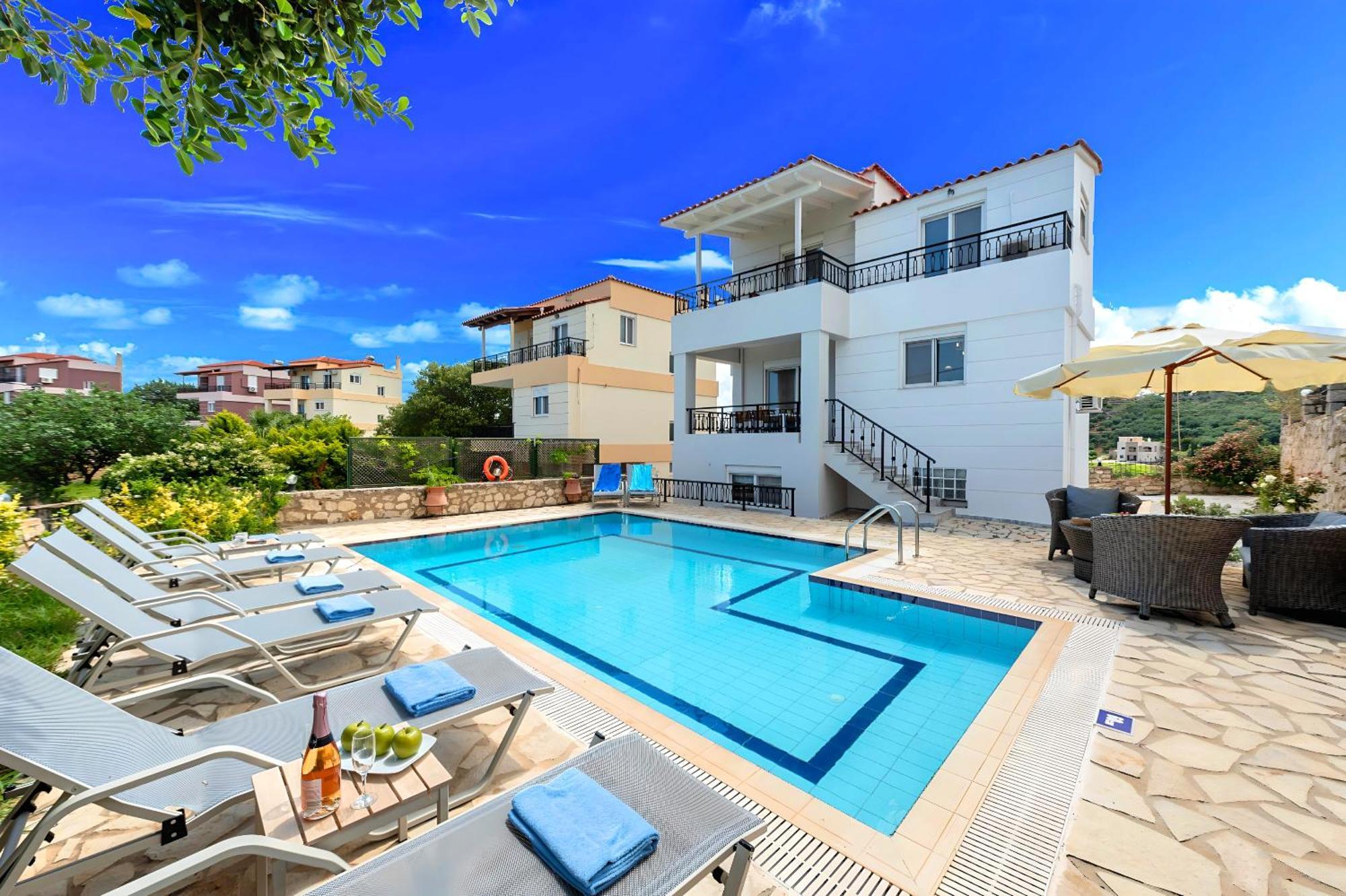 Mare Blue Villas Heated Pool Kournás Eksteriør billede
